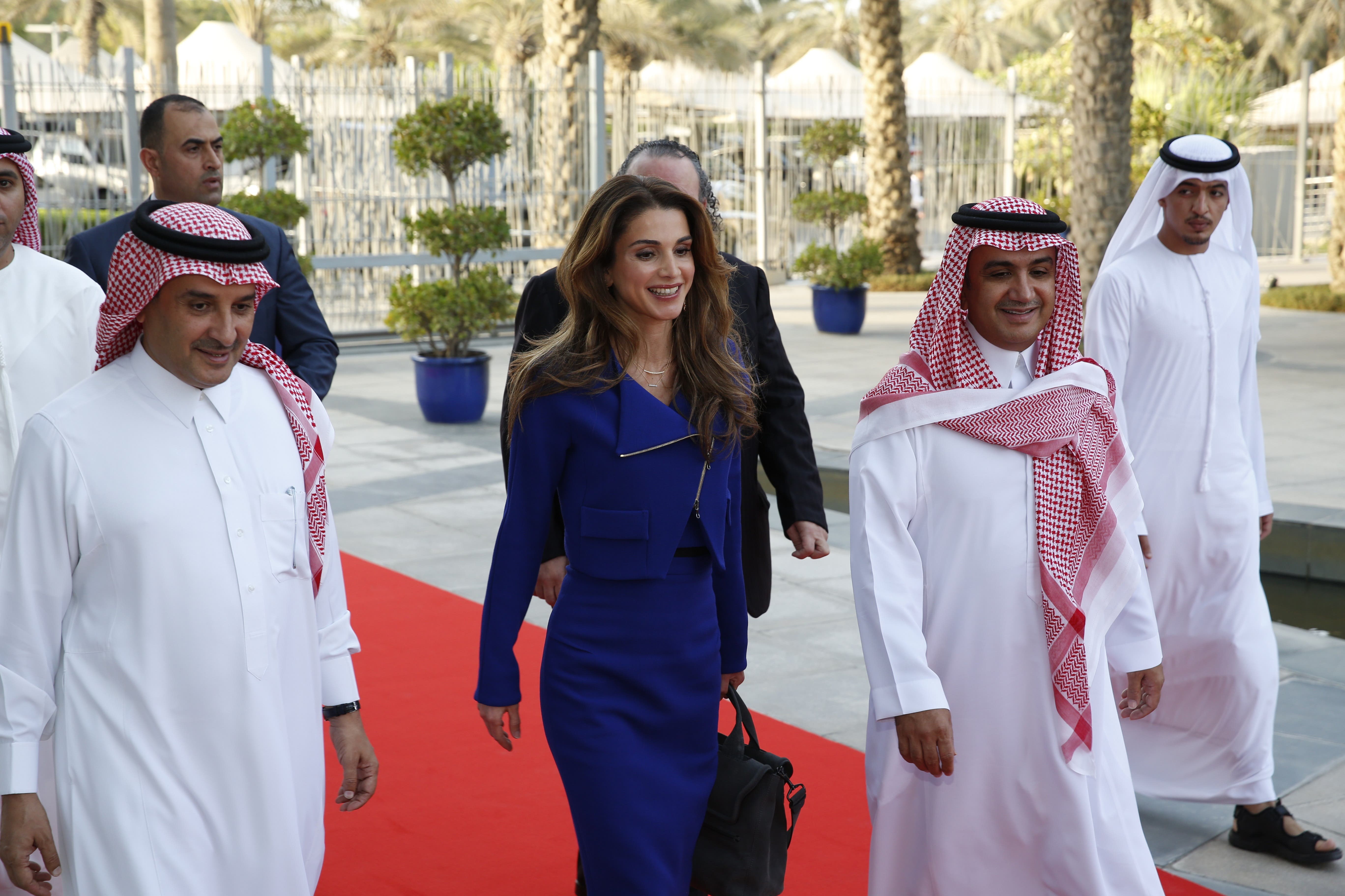 الشيخ وليد يستقبل الملكة رانيا