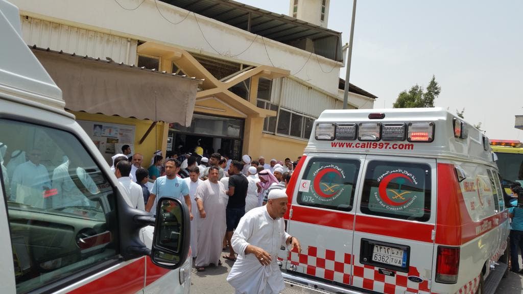 كيف وقع انفجار مسجد القطيف اليوم 1