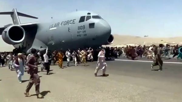 العثور على جثة أفغاني تشبث بطائرة عسكرية أقلعت من كابل