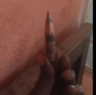 "صورة الرصاصة التي أصابت غرفته"