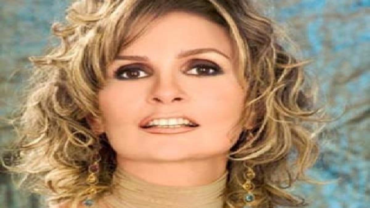 اكتشف 8 أسرار عن الفنانة يسرا