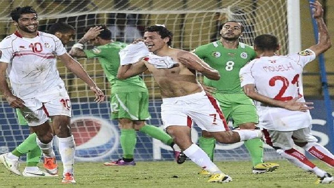 المساكني يحتفل بهدفه في الجزائر