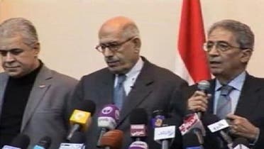 مصری حزب اختلاف کے لیڈر حمدین صباحی(بائیں) محمد البرادعی (درمیان میں) اور عمرو موسیٰ