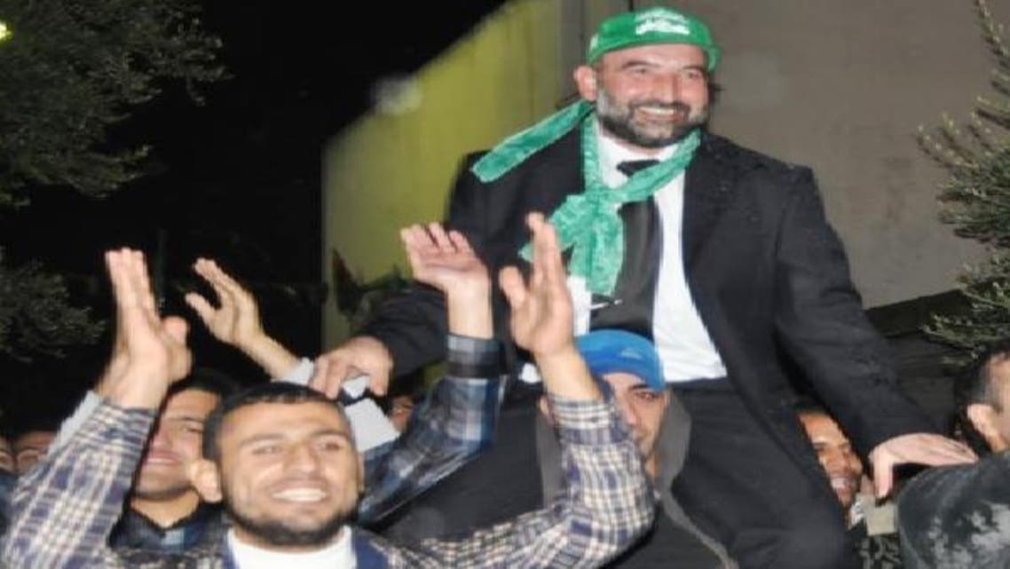 الأسير المحرر رأفت ناصيف استقبل بالهتاف والزغاريد أمام منزله بطولكرم
