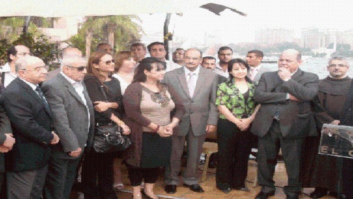 وزير الثقافة يحث الفنانين على التعبير عن هوية مصر