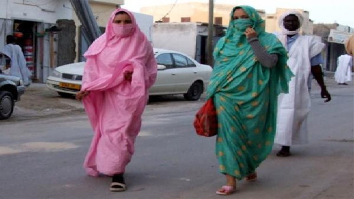 ماسک پہن کر بھی کھلی رنگت حاصل کرنے کی کوشش کی جاتی ہے