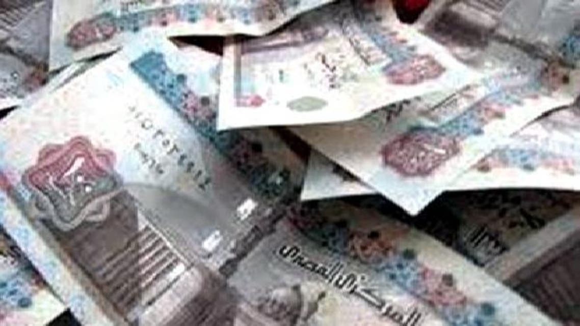 الجنيه المصري حافظ على بعض التوازن رغم تردي الوضع الاقتصادي