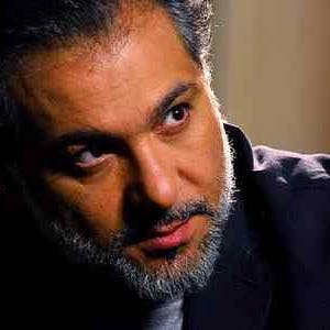 حاتم علي يضع