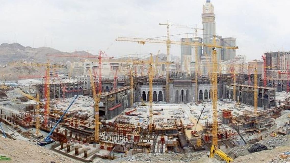 فتح الدورين الأرضي والأول للطواف في رمضان