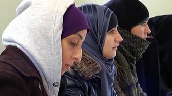 مشروع قانون فرنسي يحظر ارتداء الحجاب في المؤسسات الخاصة