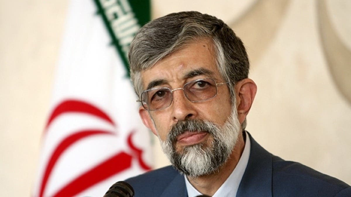 مسؤول إيراني يلوم إعلام الغرب.. “يشوش الناس بالأسعار”