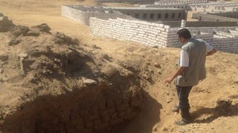 Report: Egyptians bury their dead illegally on Pyramid land