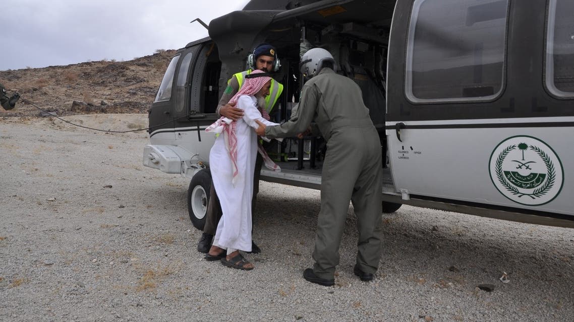 إنقاذ المتضررين من السيول في السعوديىة بطائرات القيادة العامة لطيران الأمن