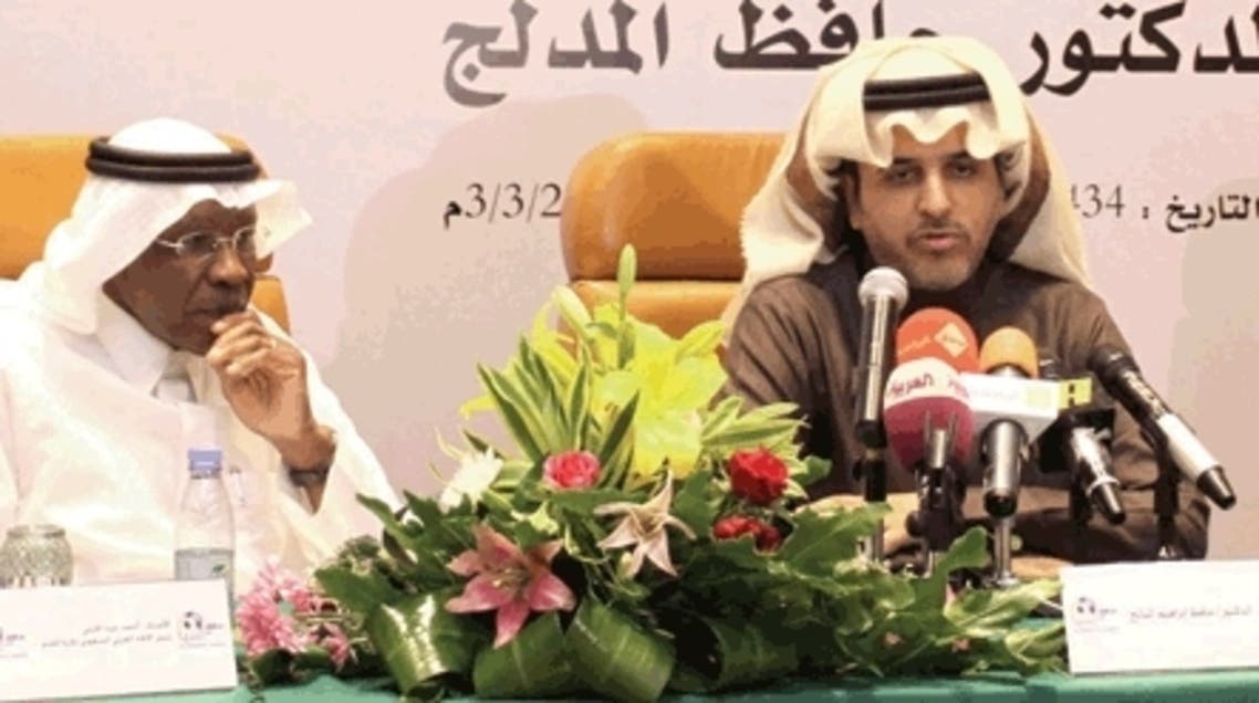 حافظ المدلج ورئيس اتحاد القدم أحمد عيد