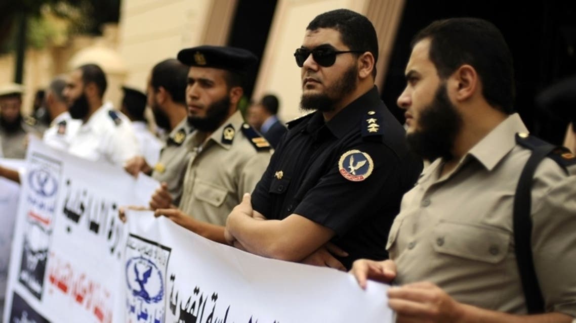 تظاهرة لضباط شرطة ملتحين