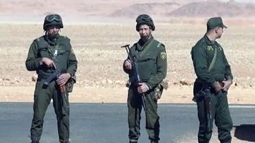 عناصر من جيش الجزائر على الحدود مع تونس