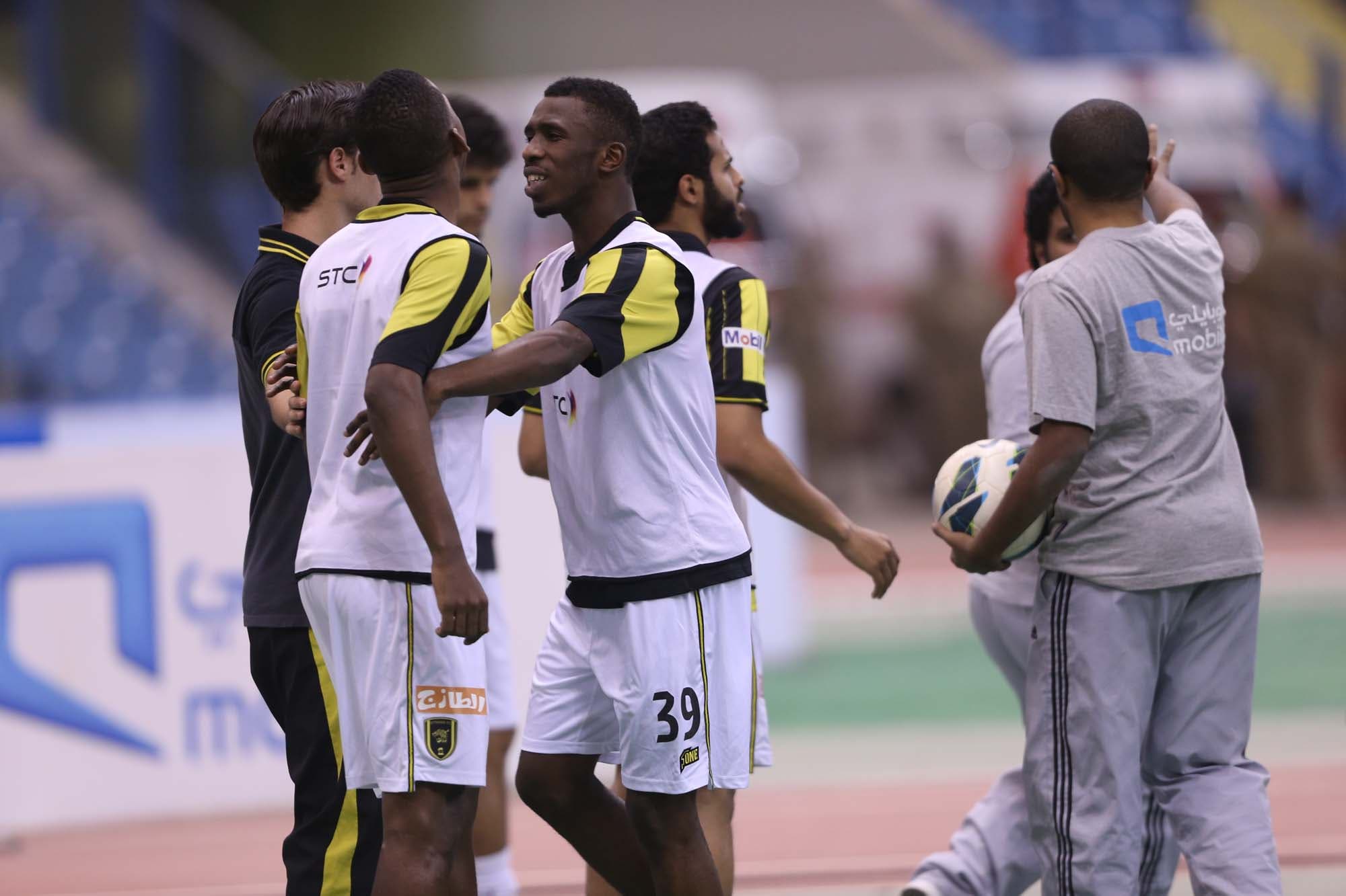 محمد ابو سبعان يواصل الصراخ حتى والصبي يغادر.
