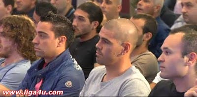 لاعبو برشلونة في وداع أبيدال