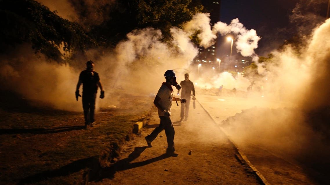 Anti-government protesters clash with riot police in Istanbul June 3, 2013. REUTERS