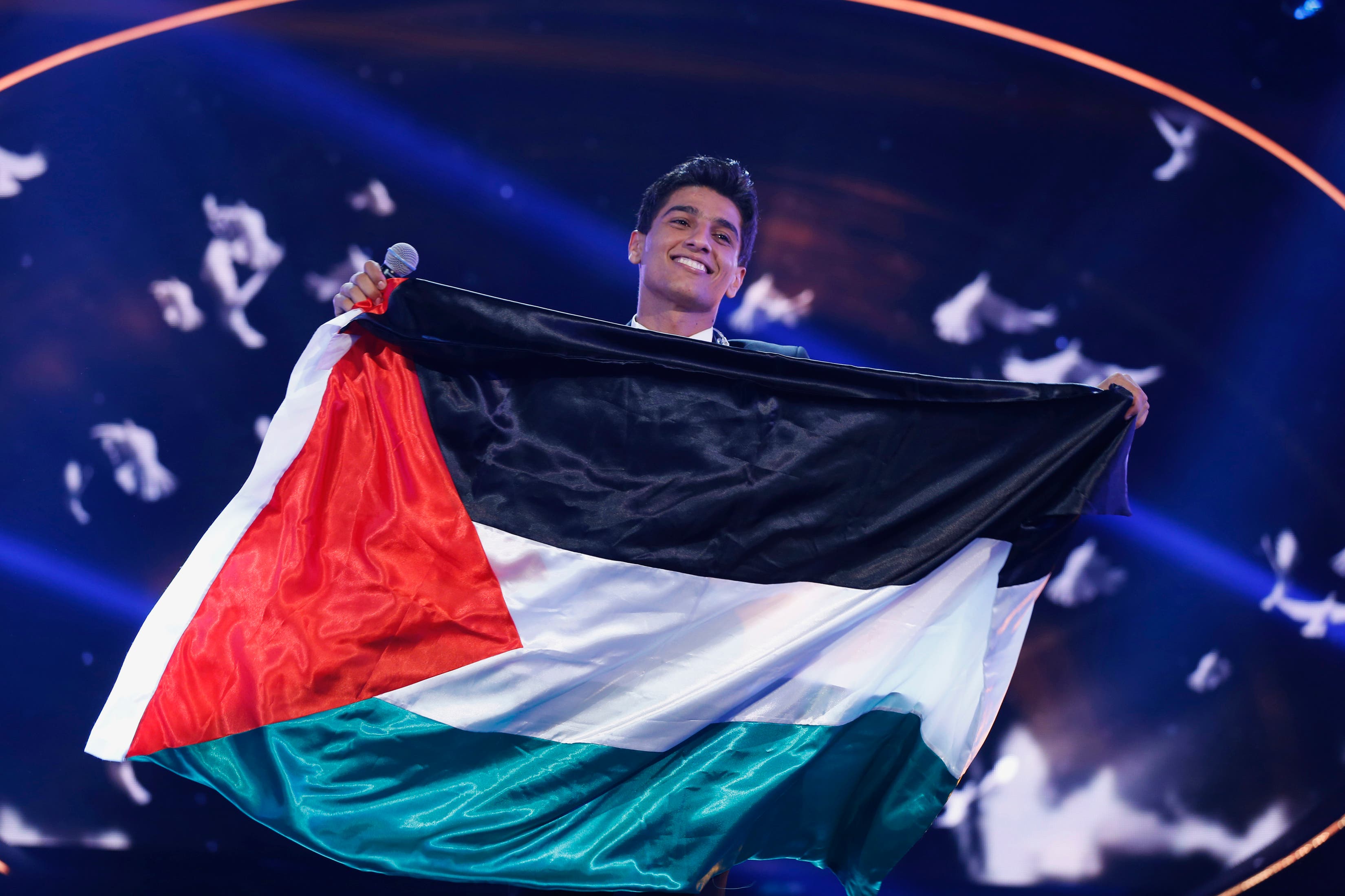 Palestinian wins "Arab Idol"