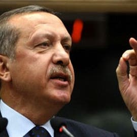 أردوغان يهدد بسحب سفيره من أبوظبي ويتجاهل سفيره في إسرائيل