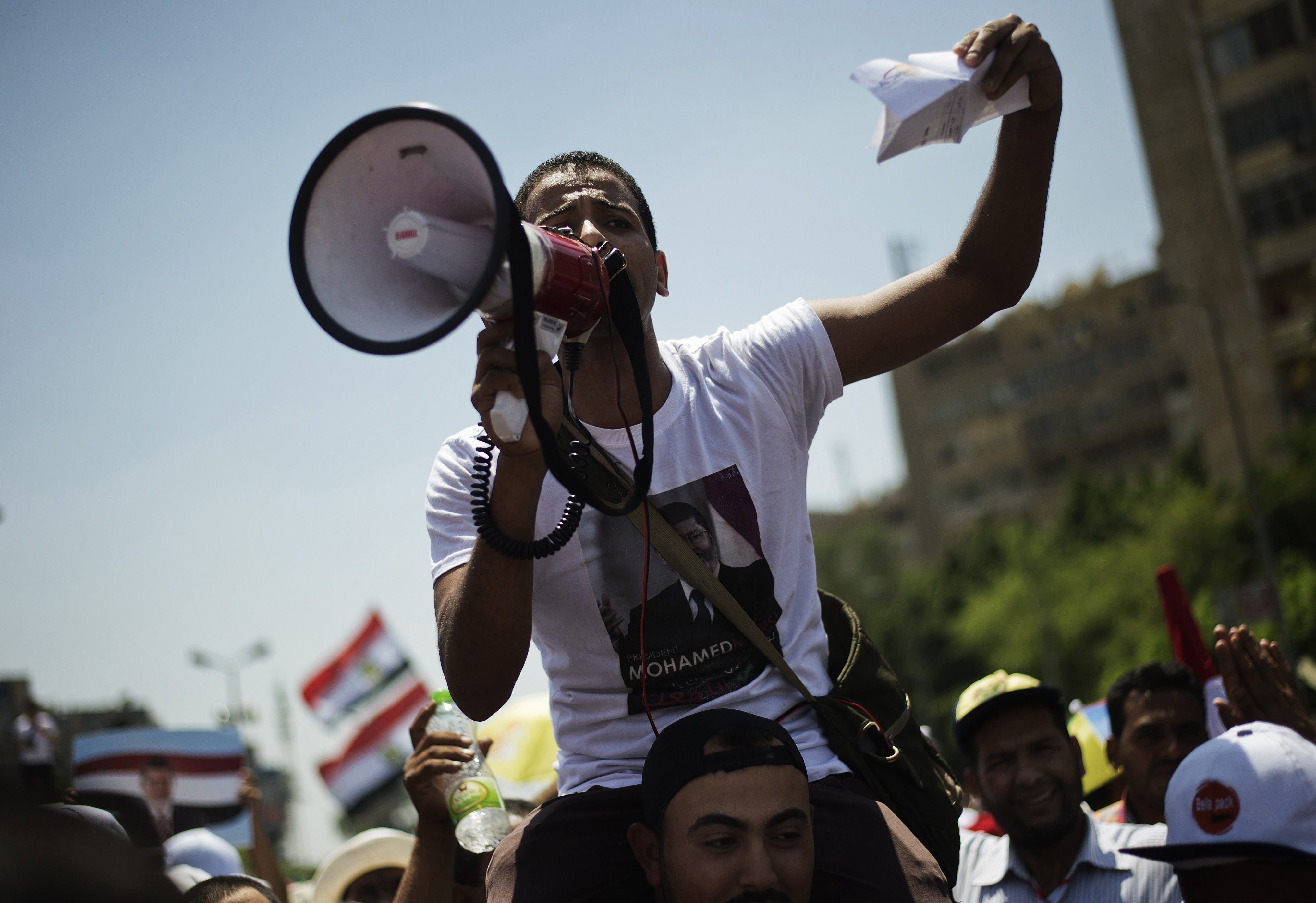 Egyptian protestors on Cairo streets