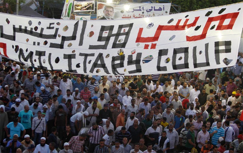 مؤيدو الرئيس المعزول محمد مرسي في رابعة العدوية