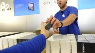 Apple’s Q3 earnings sag, but top Street estimates