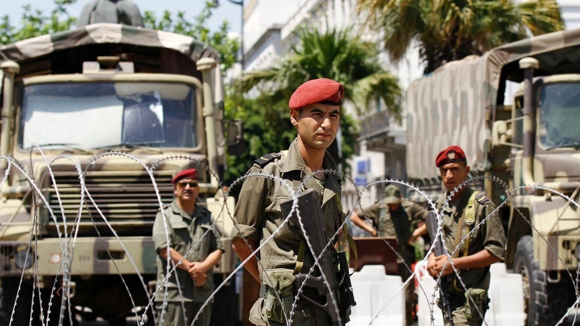 تعزيزات عسكرية في تونس