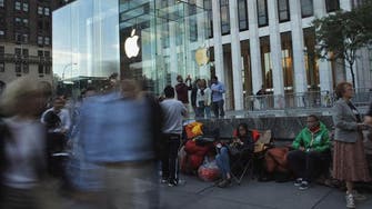 Apple fans queue for iPhone 5S 10 days early in NYC
