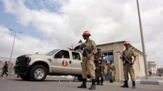 'Al-Qaeda gunmen' seize army HQ in Yemen port city 