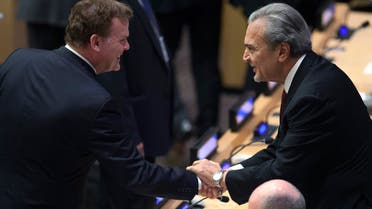 Saudi Arabia’s Foreign Minister Saud bin Faisal (R) shakes hands with Canada’s Minister of Foreign Affairs John Baird (L) during 68th U.N. General Assembly in New York, Sept. 26, 2013. (Reuters)