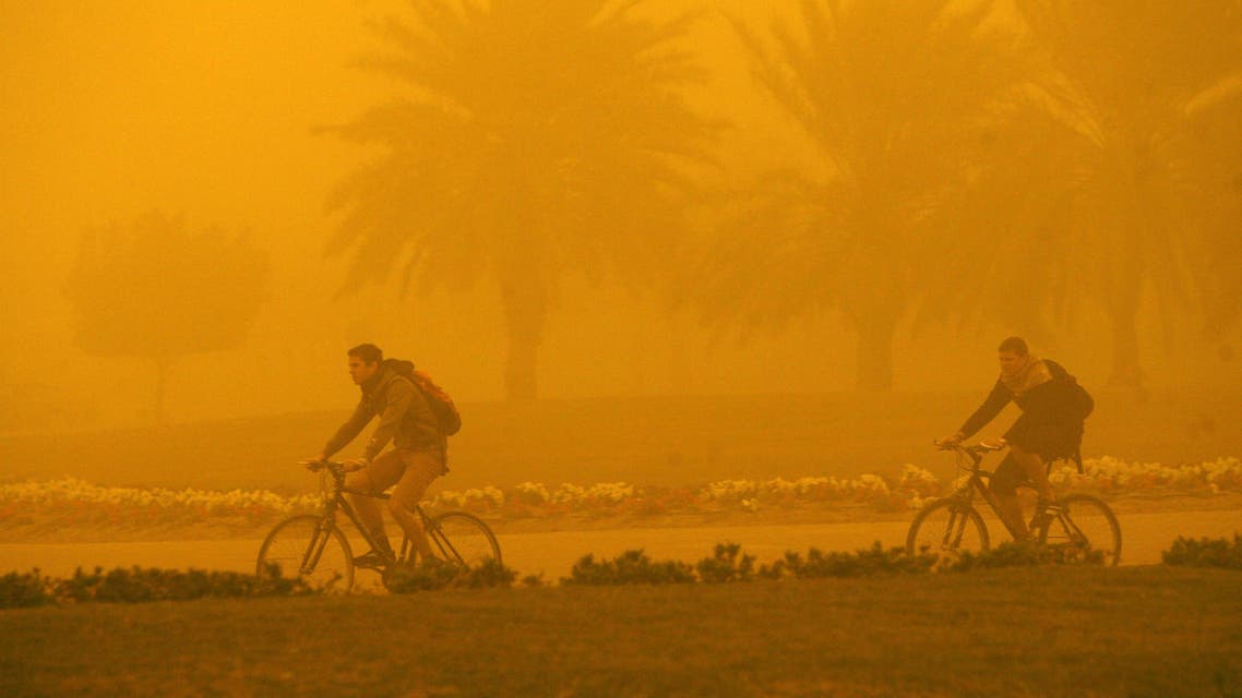 The system is based on a current 3D weather prediction model used by Dubai’s municipality, with the forecaster adding information on sand source areas, transport by wind and settling.