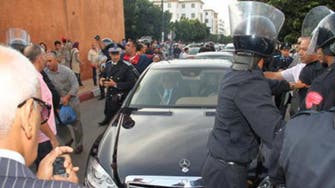 Video: Unemployed Moroccans block convoy of Islamist PM