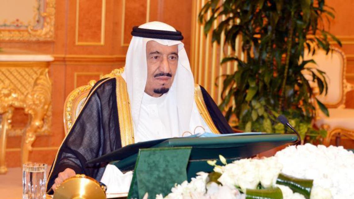 الأمير سلمان خلال مجلس الوزراء