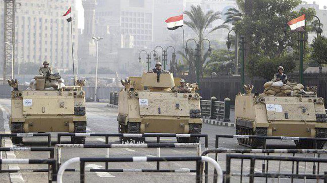 الأمن يغلق الميادين المصرية
