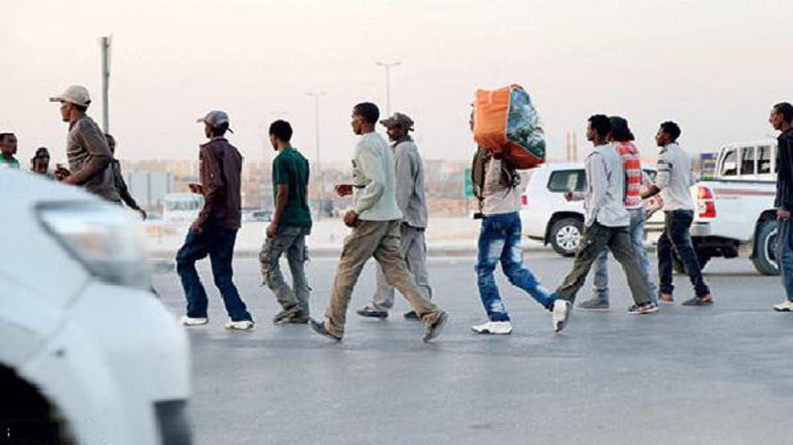 عمال مخالفون