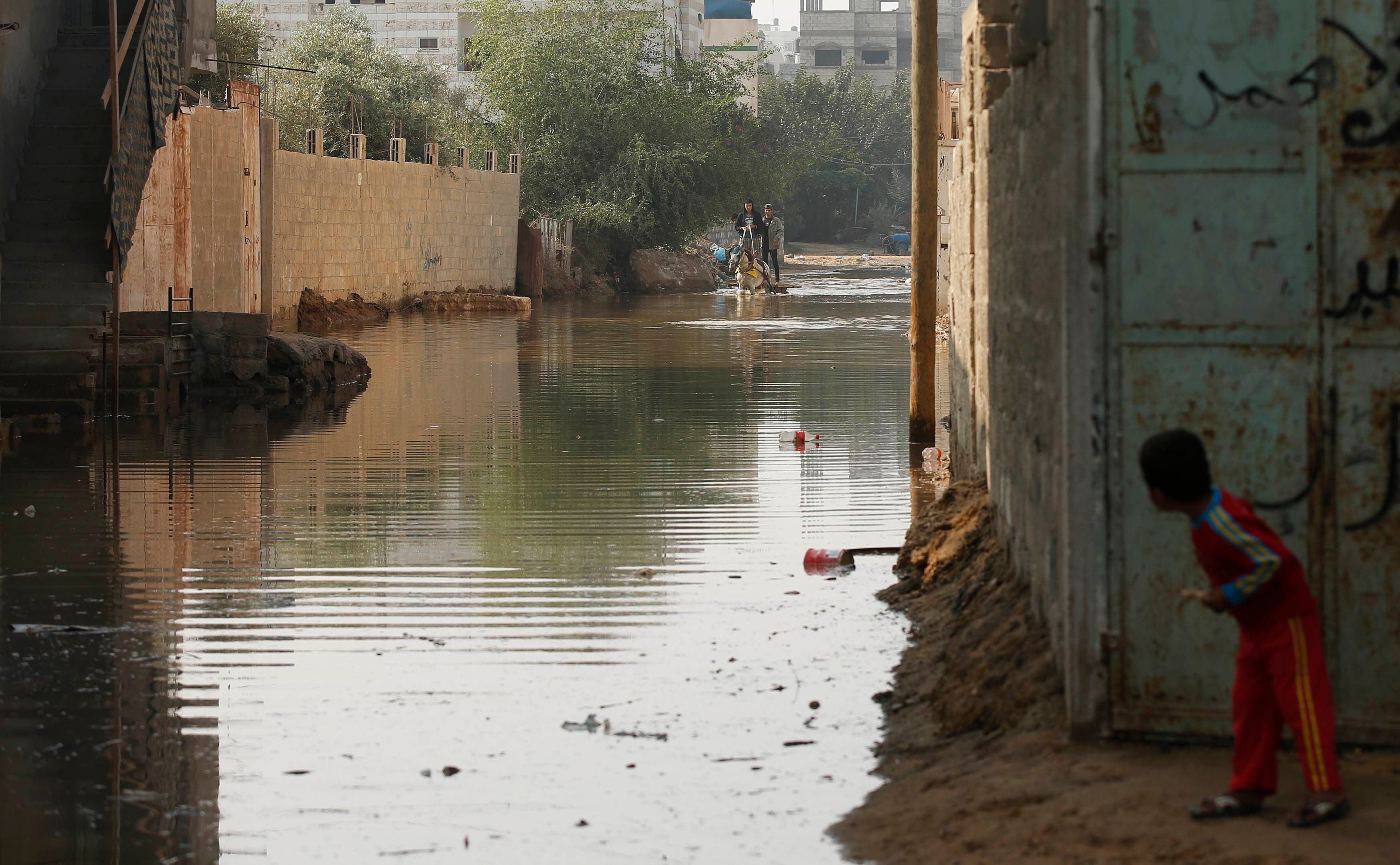 Gaza fuel shortage causes sewage floods