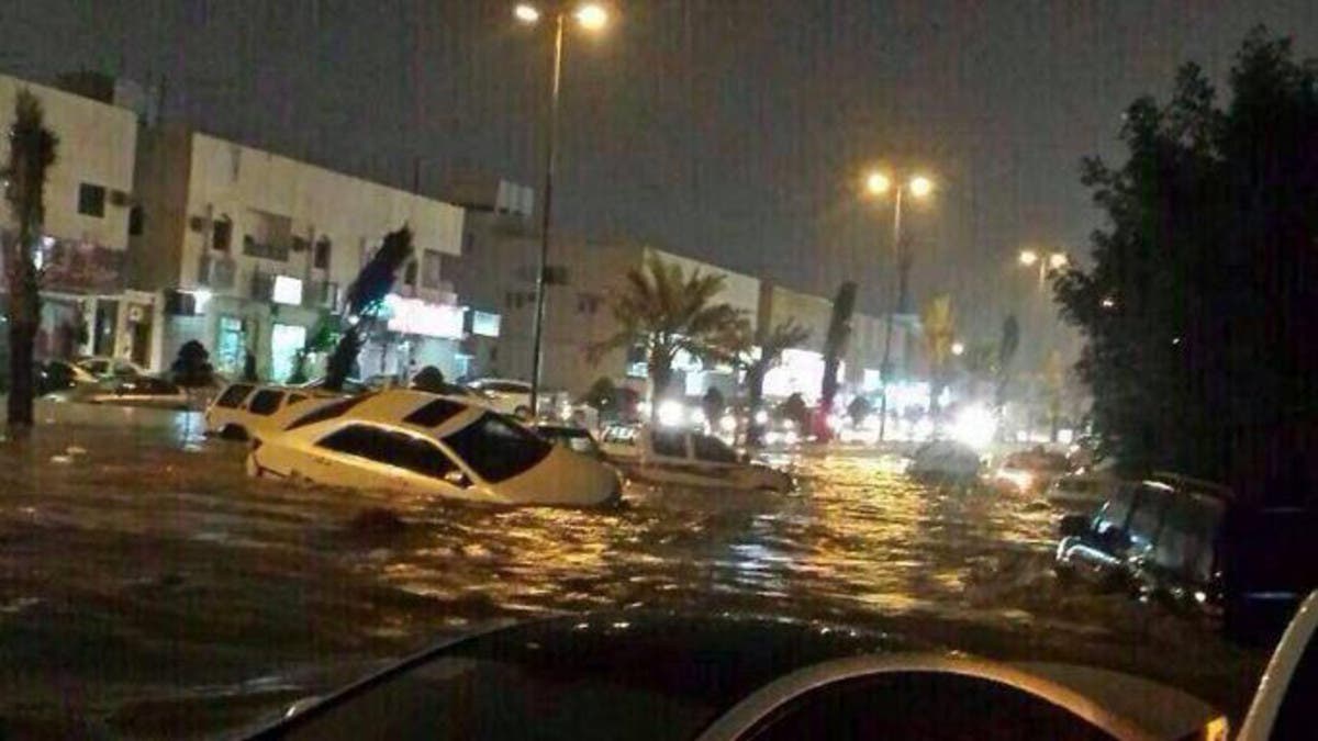 Heavy rainfall hits Saudi capital Riyadh | Al Arabiya English