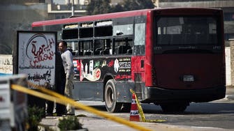 Explosion hits bus in Cairo, wounds five 