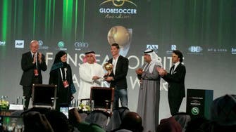 Ronaldo receives 2013 Globe Soccer’s Best Fan Award in Dubai