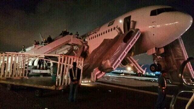حادث هبوط طائرة الخطوط السعودية اضطراريا بدون عجلات