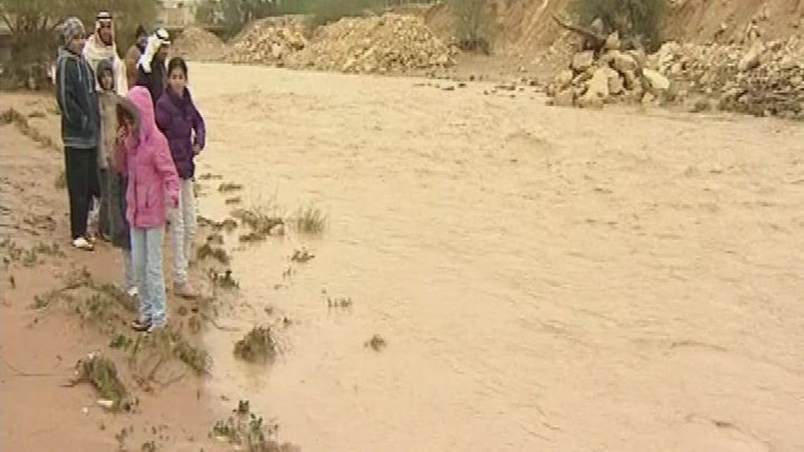 THUMBNAIL_ ديمة من الأمطار تغمر عدة مدة سعودية وخليجية