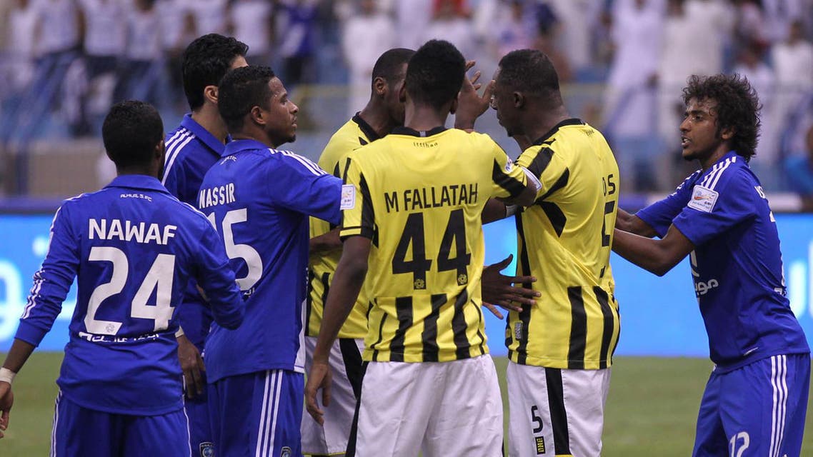 لقطة من لقاء الفريقين في الدور الاول والدي انتهى هلاليا 5-2 (تصوير - محمد الضاوي)