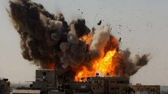 إصابة فلسطينيين في غارة إسرائيلية على وسط قطاع غزة