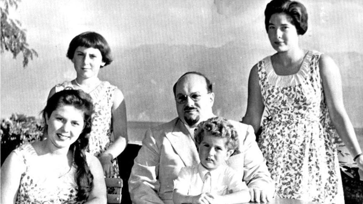Kng Faruk Saudi Arab Sex - Egypt's King Farouk: philanderer or family man? | Al Arabiya English