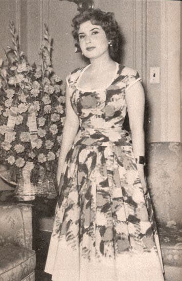 Narriman, now divorced, at her home in Heliopolis in Cairo, 1954 (Photo courtesy of Akram al-Nakeeb queennarriman.com)