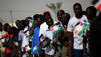 South Sudan says contact lost with key town 