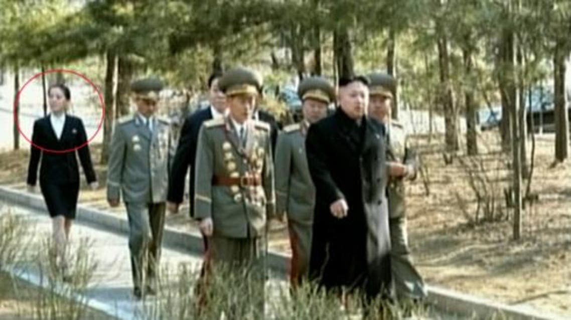 Kim Jong Un tours the campus of Kim Il Sung University of Politics in east Pyongyang on 9 March 2014. In attendance his sister Kim Yo Jong (annotated) (Photo: Hankyoreh/KCTV-Yonhap).