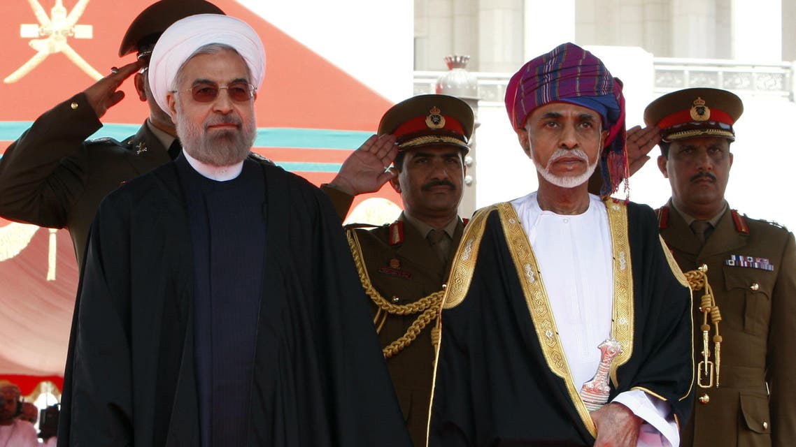 السلطان قابوس خلال استقبالة روحاني
